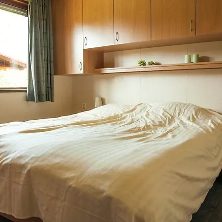 4-bedroom *