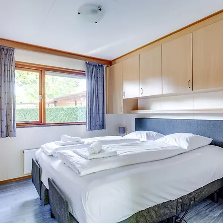 Goudvink I Bungalow Voor 8 Personen * 皮滕