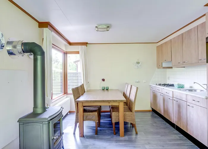 4-bedroom Holiday home *